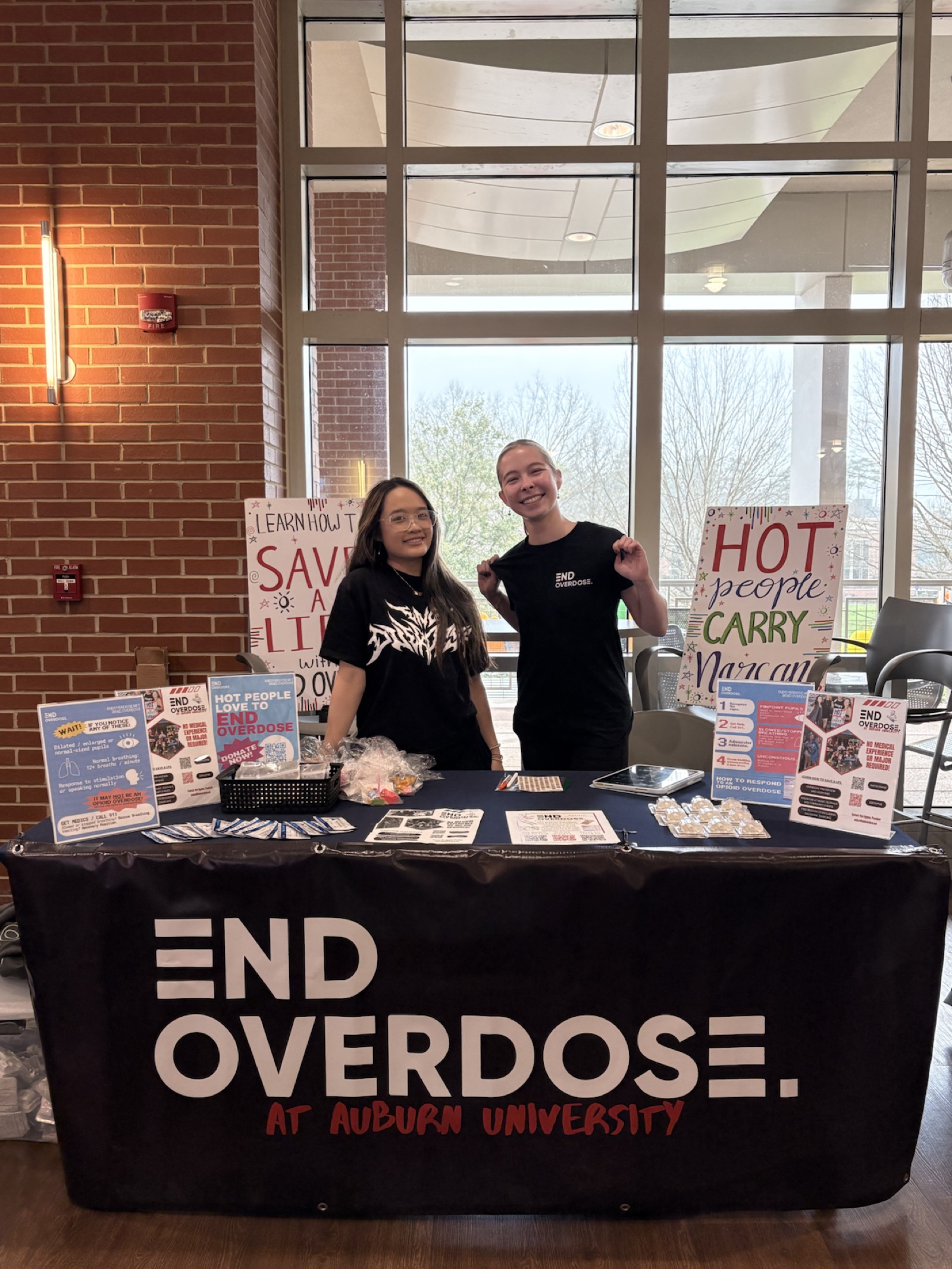 End Overdose Auburn table at Auburn University's Involvement Fair